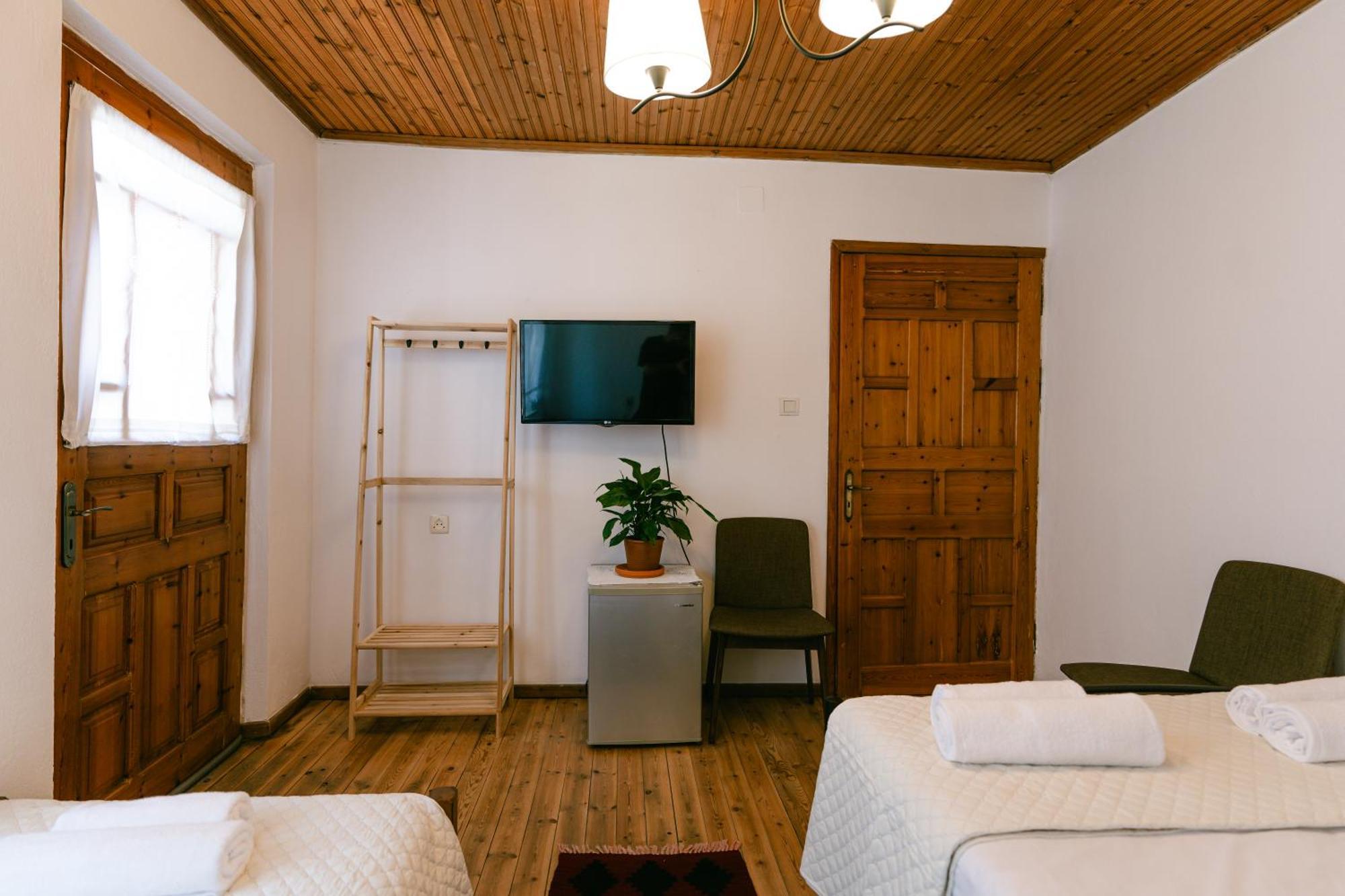 Petrichor Hotell Gjirokastër Eksteriør bilde